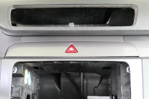 Passat 3C CC Mittelkonsole Verkleidung Radio Klappe Abdeckung Dekor dark rhodium (160026)