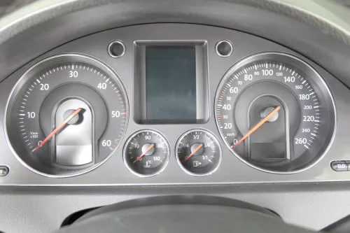 VW Passat 3C Tacho Tachometer 200.000km 3C0920871K Diesel TDI  (160028)
