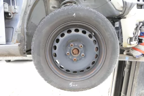 VW Golf 5 6 Touran Sommerreifen Reifen Felgen 195/65 R15 91V Caddy    5-6mm  (160117)