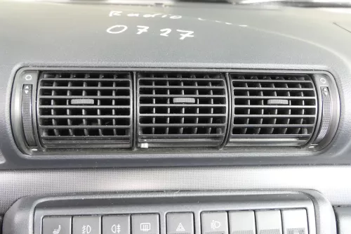 Audi A4 B5 Lüftungsdüse Düse Lüftung Mitte 8D0820951  01C Lüftungsgitter (160176)