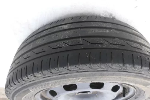 4x  VW Golf 4 Bora 195/65 R15 91T Sommerreifen 6jx15H2 ET38  ca. 3-5-7mm (160216)
