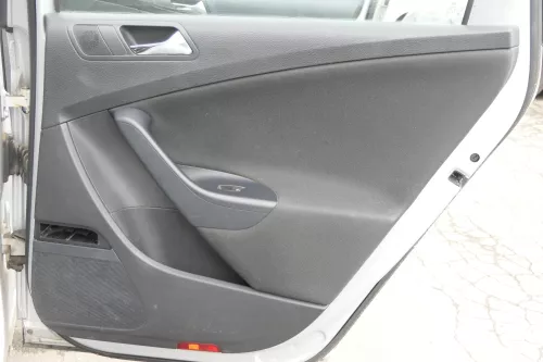 VW Passat 3C Variant Türverkleidung Verkleidung Tür hinten rechts schwarz (160266)