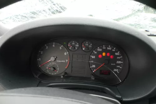 Audi A3 8L Tacho Tachometer Kombiinstrument 129.000km 8L0919860E Benziner 1,6 (160745)