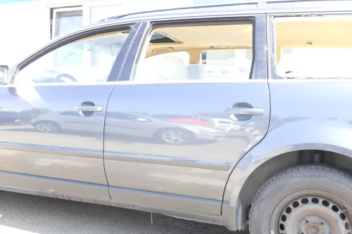 VW Passat 3B 3BG 3B6 Kombi Variant Tür hinten links grau LC7V (160807)