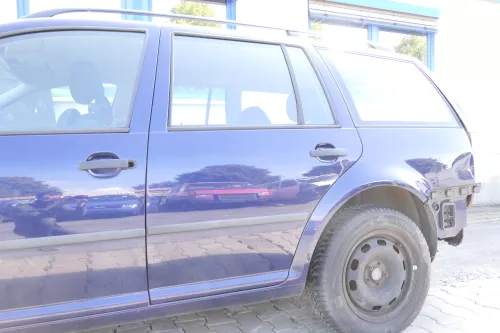 VW Golf 4 Bora Tür hinten links nur Kombi / Variant blau LB5N indigoblau ohne An (160910)