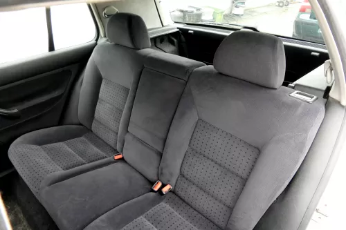 Golf 4 Limousine Sitz Rückbank Rücksitzbank Sitzfläche Sitze Kopfstützen Velour  (161088)