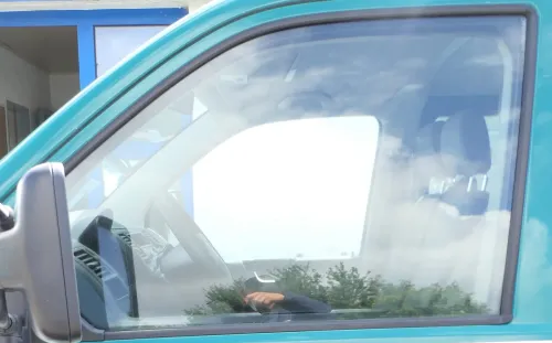 VW T5 vorne links Fenster Scheibe in Tür Caravelle Multivan Fensterscheibe