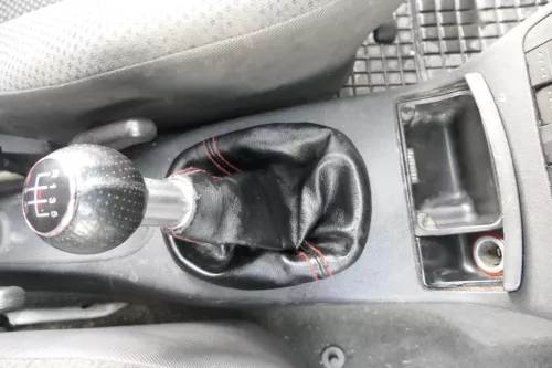 VW Lupo Polo 6N2 Schaltknauf Schaltsack Schaltknüppel schwarz rote Nähte (161338)