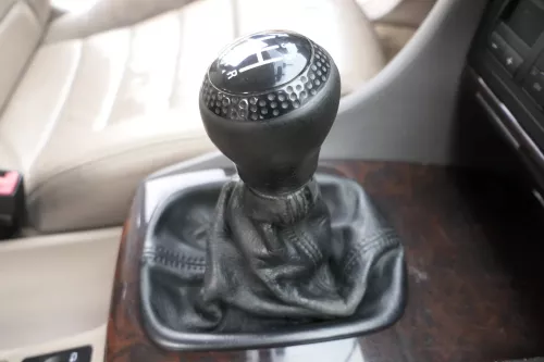 Audi A6 4B Schaltknauf Schaltsack Schaltknüppel original 6-Gang Leder schwarz (161393)