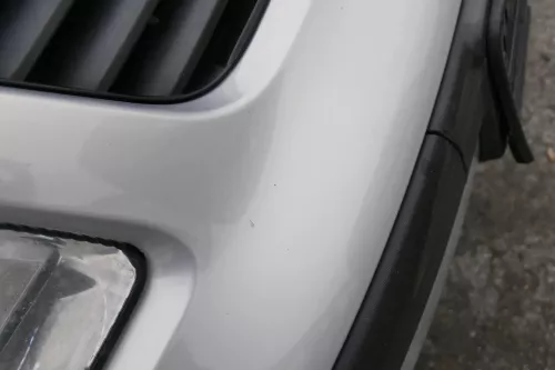 VW Passat 3B Stoßstange vorne Frontstoßstange Stoßfänger silber LB7Z grau Grill (161685)