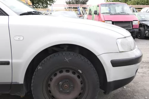 VW Passat 3B Kotflügel vorne rechts silber LB7Z grau (161686)