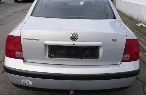 VW Passat 3B Limousine Heckklappe Klappe hinten Kofferraumklappe silber LB7Z o (161690)