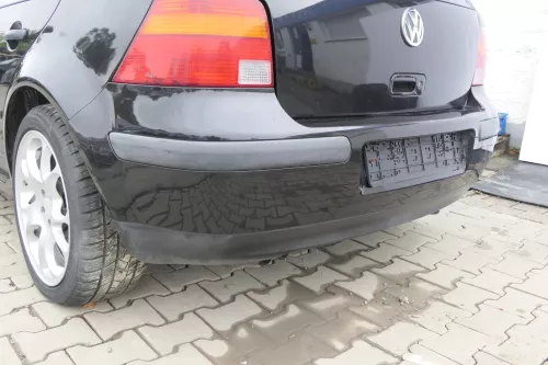 VW Golf 4 Limousine Stoßstange hinten Heckstoßstange Stoßfänger schwarz LC9Z bla (162397)