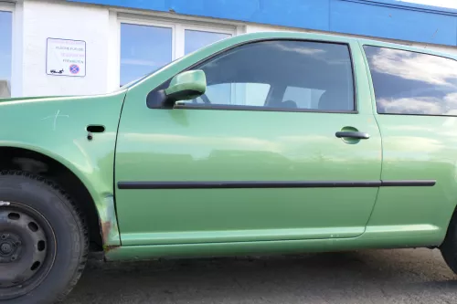 VW Golf 4 Tür vorne links Fahrertür 2/3-Türer grün LA6P ohneAnbauteile (162594)