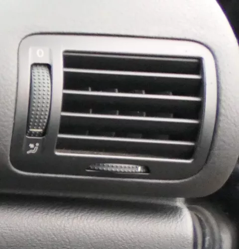VW Passat 3B 3BG Lüftungsdüse Düse Lüftung rechts vorne 3B0819704D (162636)