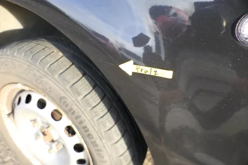 VW Passat 3B Kotflügel vorne links schwarz LC9Z blackmagic (162646)