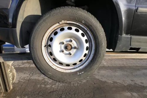4x Felgen Caddy 2K 195/65 R15 Winterreifen Felge 6jx15H2 ET47 Reifen 2K0601027 (162648)