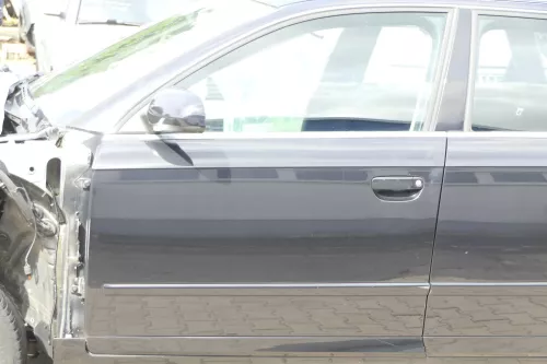 Audi A4 B7 8E Tür vorne links schwarz LZ9Y Kombi+Limo mit Rahmen