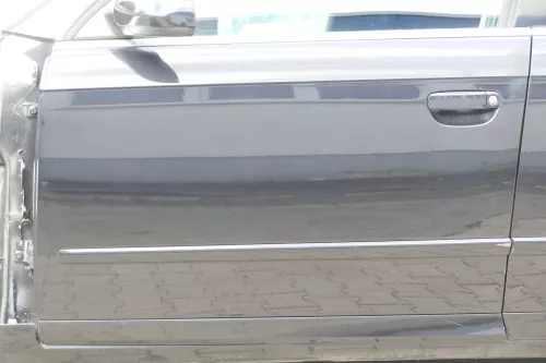 Audi A4 B7 8E Tür vorne links schwarz LZ9Y Kombi+Limo mit Rahmen (162970)