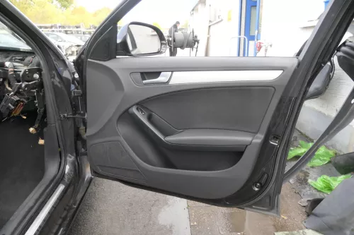 Audi A4 8K B8 Türverkleidung Verkleidung Tür vorne + hinten links + rechts schwa (163592)
