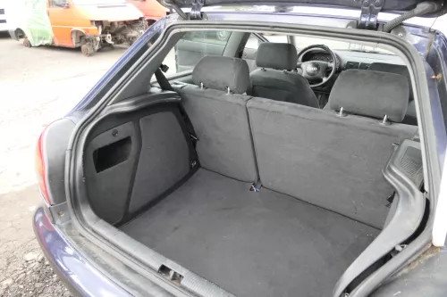 Audi A3 8L 3-Türer Verkleidung Teppich Kofferraum Kofferraumteppich schiefer  (164045)