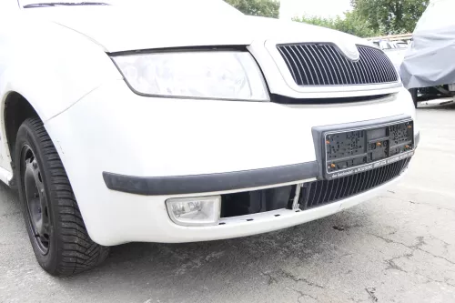 Skoda Fabia 6Y Stoßstange Stoßfänger vorne weiß LF9E 2000-2004 (164154)