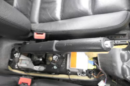 Audi A4 8E B6 B7 Handbremse Feststellbremse schwarz Leder Griff (164249)