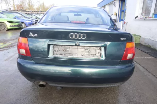 Audi A4 B5 Heckklappe hinten Klappe Kofferraumklappe Limousine grün LZ6U (164430)