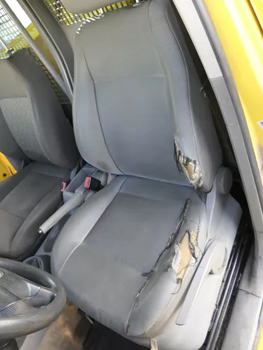 VW Caddy 3 2k Sitz Fahrersitz vorne links Fahrer (ohne Kopfstütze) (164546)