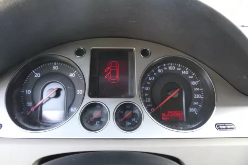 Passat 3C Mittelkonsole Verkleidung Radio Klappe Abdeckung Dekor silber edelstah