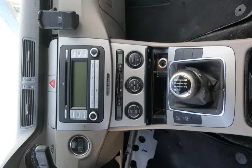 Passat 3C Mittelkonsole Verkleidung Radio Klappe Abdeckung Dekor silber edelstah (164577)