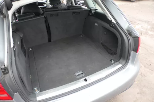 Audi A4 B8 8K Variant Kombi Verkleidung Teppich Kofferraum Boden schwarz (164606)