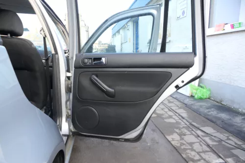 1x VW Golf 4 1J Kombi Türverkleidung Verkleidung Tür hinten rechts schwarz f (164643)