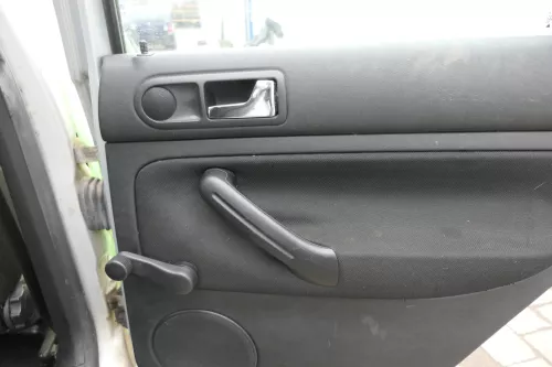1x VW Golf 4 1J Limousine Türverkleidung Verkleidung Tür hinten rechts schwarz (164940)
