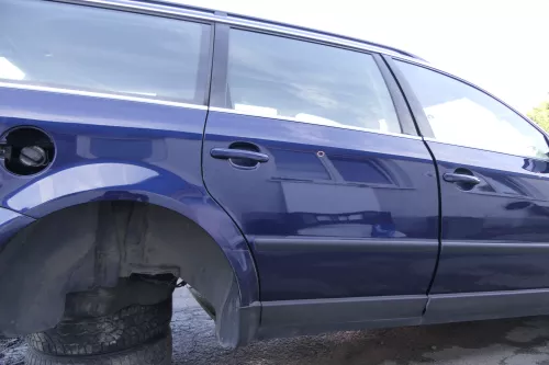 VW Passat 3B 3BG 3B6 Kombi Avant Tür hinten rechts mit Scheibe blau LB5N (164995)