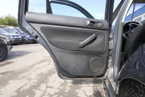 1x VW Golf 4 1J Kombi Türverkleidung Verkleidung Tür hinten links schwarz  (165037)