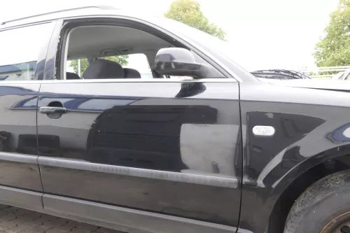 VW Passat 3B 3BG Kombi + Limo Tür vorne rechts Beifahrertür schwarz L041 (165092)