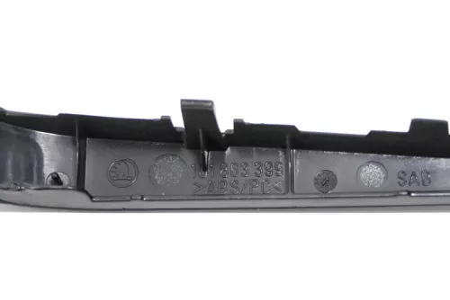 Skoda Oczavia 1U Blende MIttelkonsole um Radio Abdeckung 1U1863399 schwarz (165179)