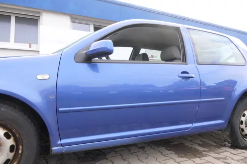 VW Golf 4 Tür vorne links Fahrertür 2/3-Türer blau LW5Y ohneAnbauteile (165321)