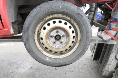 4x VW T4 Felgen Reifen 205/65 R15C 102/101T Sommerreifen 6jx15H2 ET55 # 4-5mm (165437)