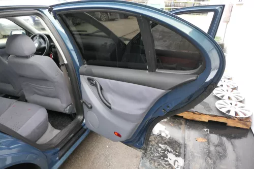 Seat Leon 1M Toledo Türverkleidung Verkleidung Tür hinten rechts blau grau Griff (165465)