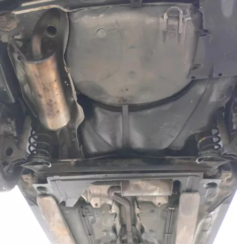 VW Passat 3B 3BG Auspuff Endschalldämpfer + Mittelschalldämpf hinten 1,8 55 ADR