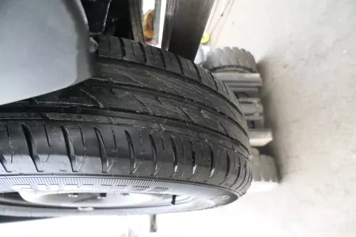 Audi A4 B5 A6 4B Passat 3BG Felgen Reifen Sommerreifen 195/65 R15 91H 6-7mm (165520)