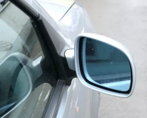 Golf 4 Bora elektrischer Spiegel vorne rechts Außenspiegel grau silber LA7W Glas