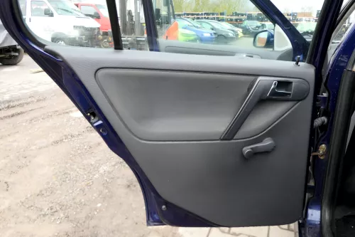 1x VW Polo 6N2 Türverkleidung Verkleidung Tür hinten links 4/5-Türer off-black  (165758)