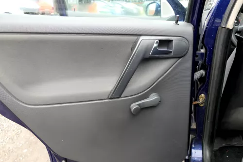 1x VW Polo 6N2 Türverkleidung Verkleidung Tür hinten links 4/5-Türer off-black  (165758)