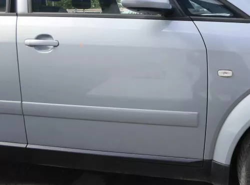 Audi A2 8Z Tür nur das Türblatt vorne rechts blau LY7R - ohne Anbauteile -kobalt