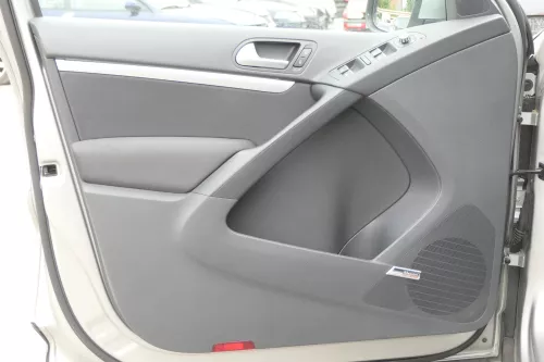 VW Tiguan 5N Türverkleidung Verkleidung Tür vorne+hinten Dynaudio schwarz (165941)