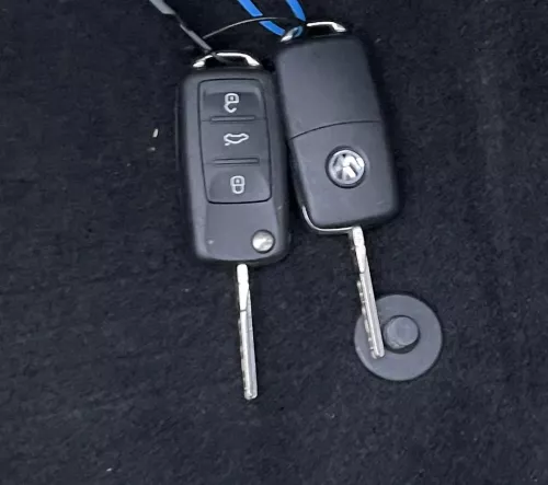 1x VW Tiguan Golf 1x Schlüssel - 1x 5K0837202AJ