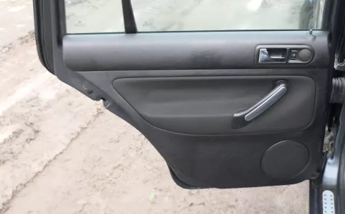 1x VW Golf 4 1J Kombi Türverkleidung Verkleidung Tür hinten links schwarz  (166113)